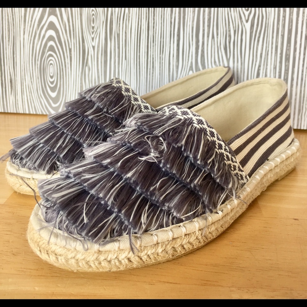 SALE! Striped ESPADRILLE 🌸Boat Style ⚓️Slip-On ♥️ - Picture 2 of 8